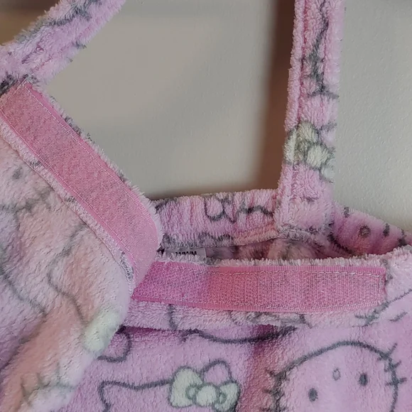 Girl's Hello Kitty Robe - Picture 6 of 9